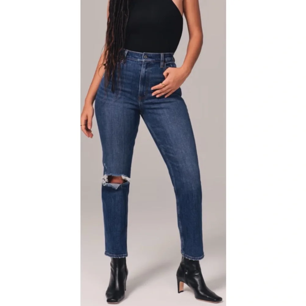 Abercrombie & Fitch curve love ultra high rise the ankle straight jean Size 27 - Picture 1 of 9